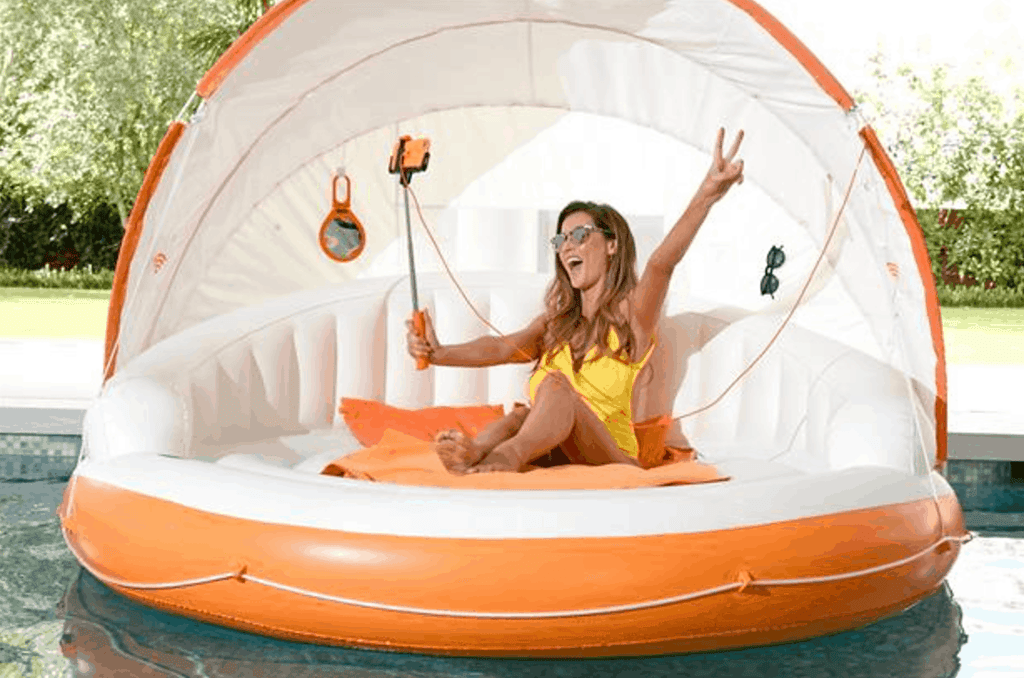 TravelSupermarket's Ultimate Inflatable summer activation