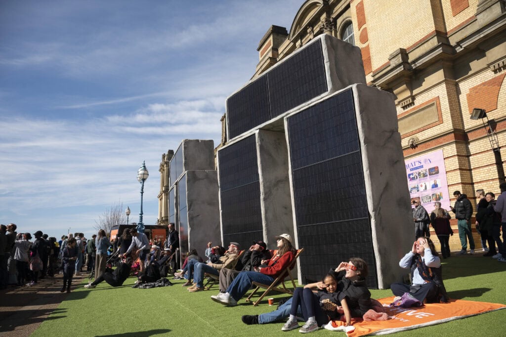 Hive Solar Henge - Stone Henge