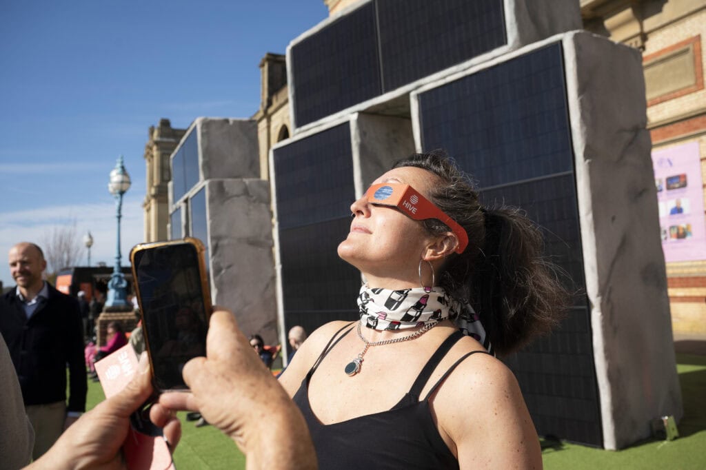 Hive Solar Henge - Solar Glasses